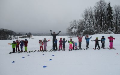 Otroci iz vrtca Renče in Bukovica na smučarskem tečaju